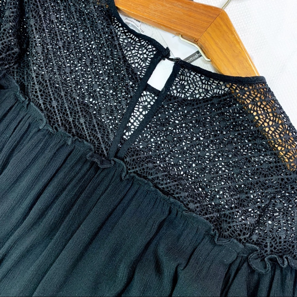 Black Ruffle and Lace Romantic Flutter Blouse - Picture 6 of 6